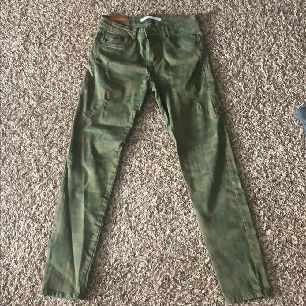 Green camo pants from Zara, good condition
